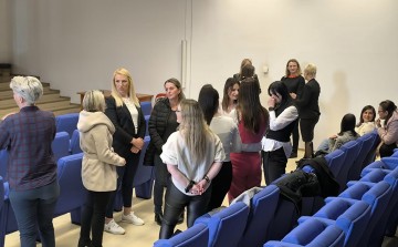 Policijske službenice na edukaciji "Upravljanje stresom i nenasilna komunikacija"